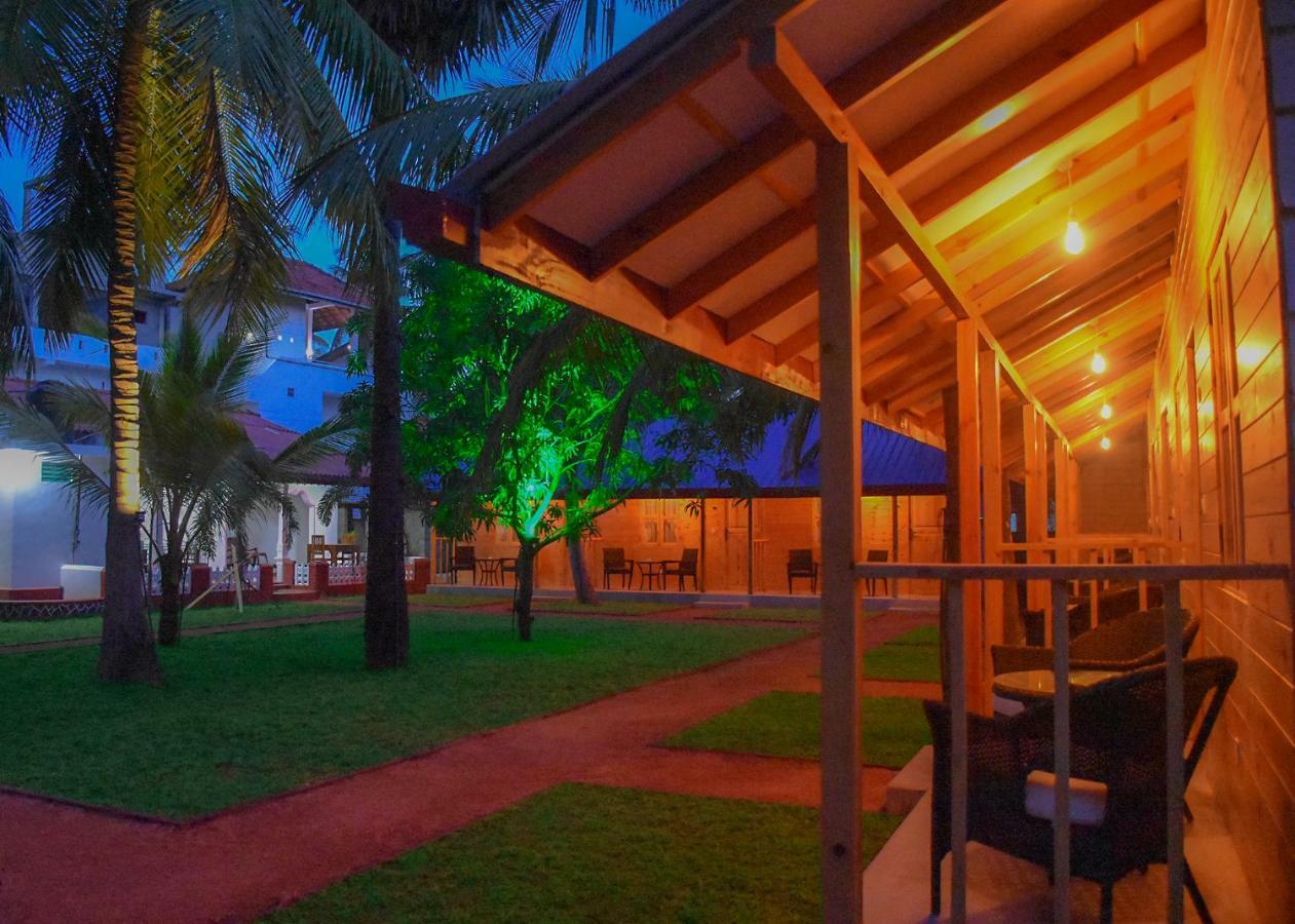 Hotel Trinco Relax Hut Trincomalee Exterior foto