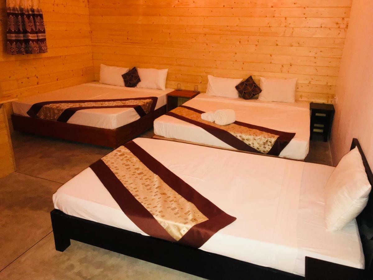 Hotel Trinco Relax Hut Trincomalee Exterior foto